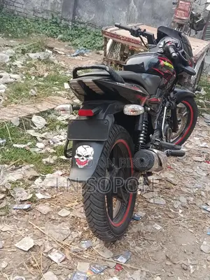 Bajaj Pulsar 150 . 2011