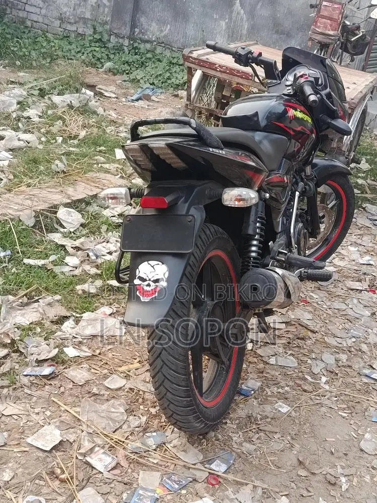 Bajaj Pulsar 150 . 2011