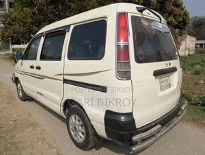 Toyota Noah 2905 2005