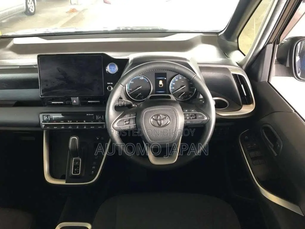 Toyota Noah G 2022