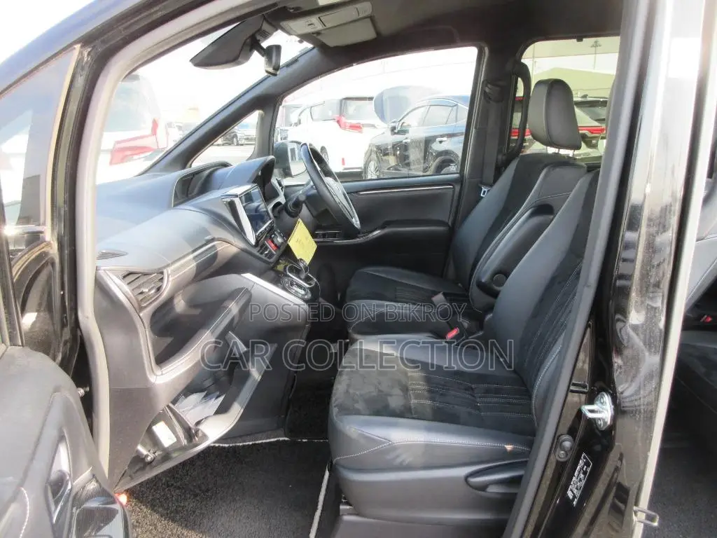 Toyota Esquire 2021