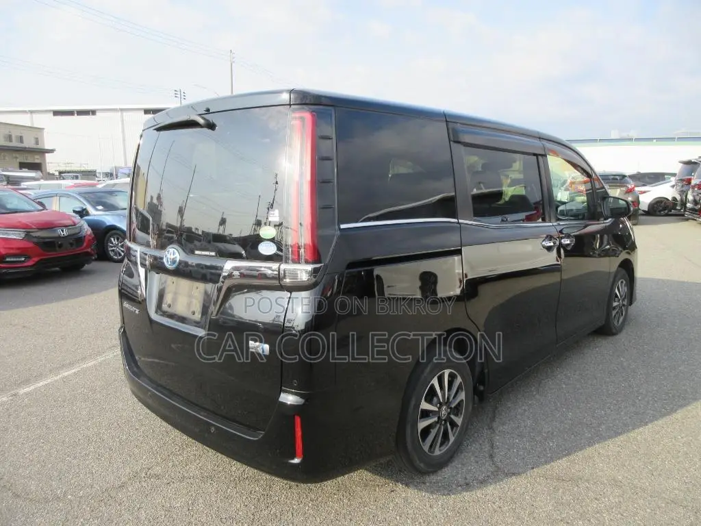 Toyota Esquire 2021