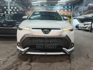 টয়োটা করোল্লা ক্রস ২০২১ পার্ল