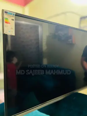 ৪৬ ইঞ্চি তোশিবা ব্র্যান্ডের স্মার্ট টিভি বিক্রি।