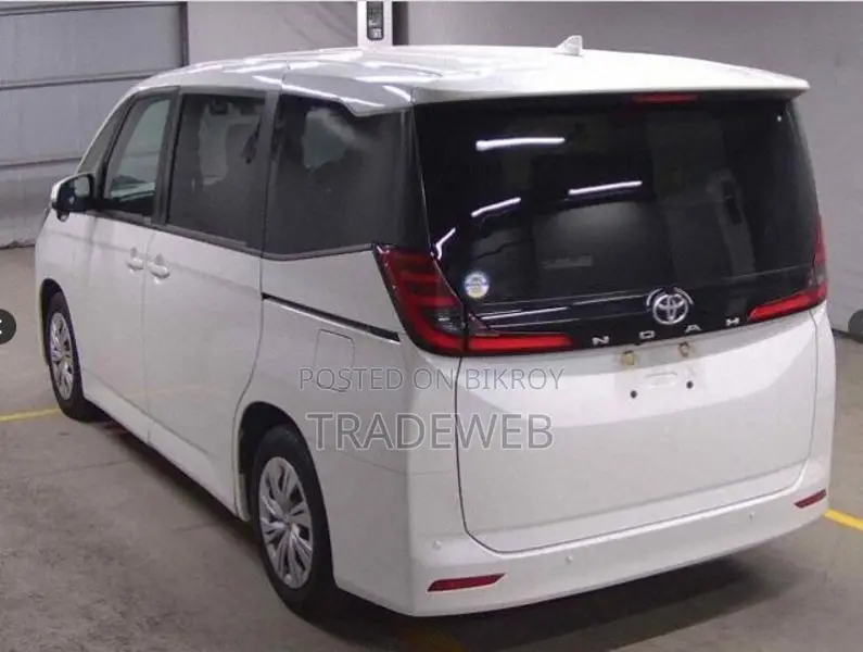 Toyota Noah X PACKAGE 2022 Model