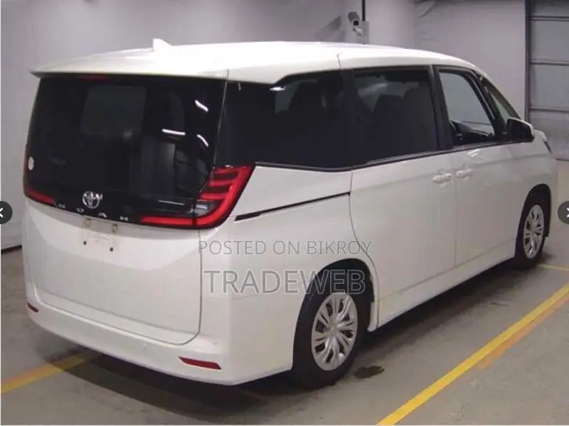 Toyota Noah X PACKAGE 2022 Model