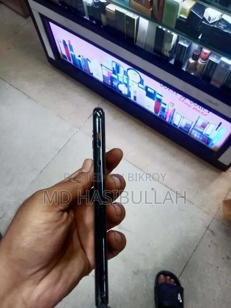 Apple iPhone 11 Pro USA variant (Used)