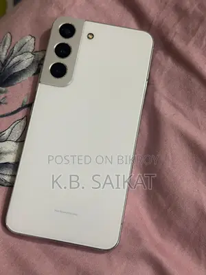Samsung Galaxy S22 . (Used)