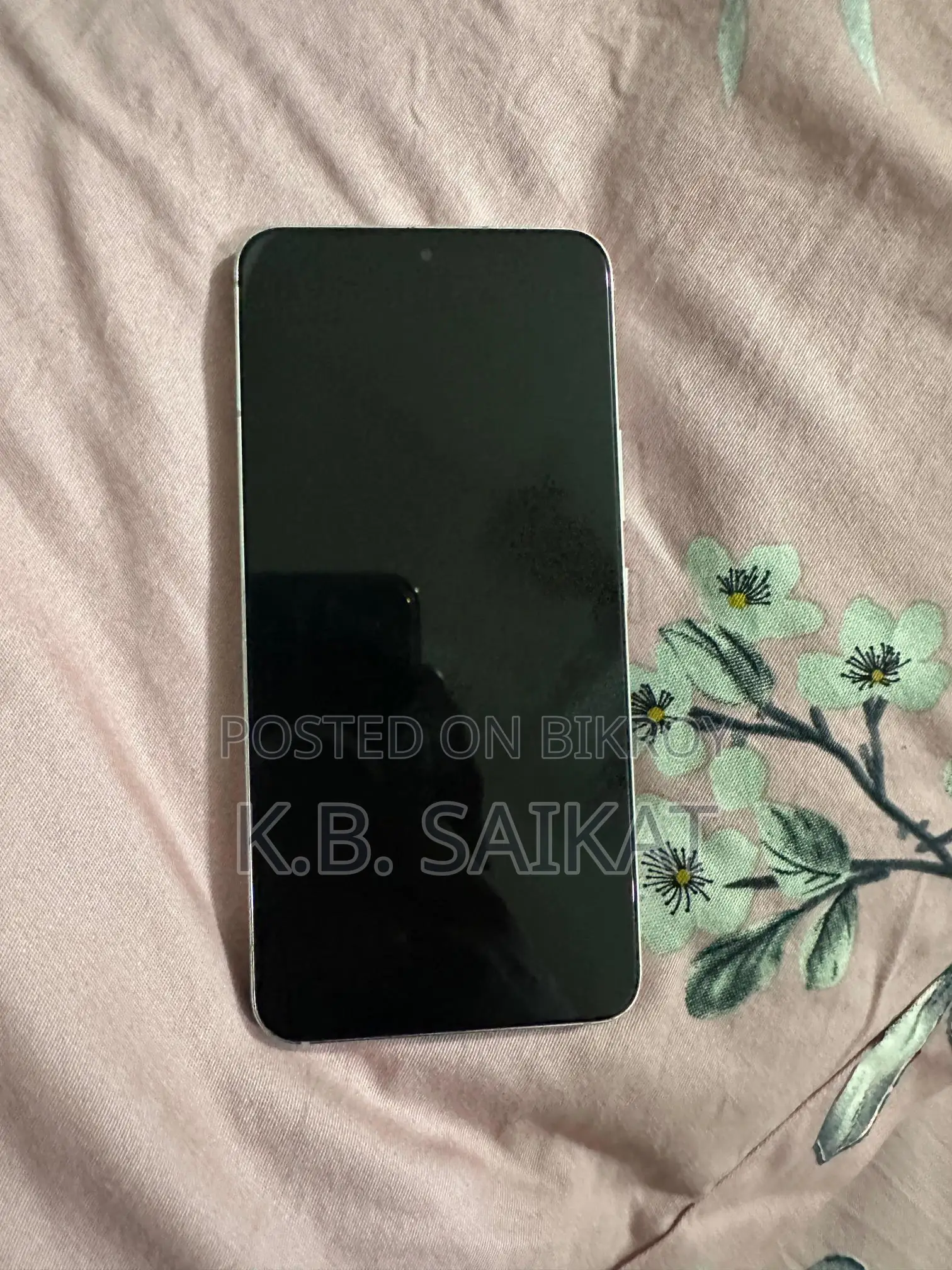 Samsung Galaxy S22 . (Used)