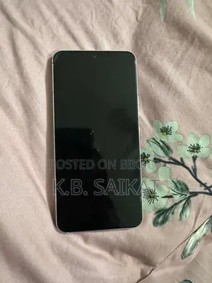 Samsung Galaxy S22 . (Used)