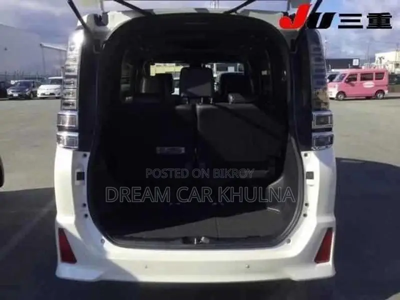 Toyota Voxy Zs Kirameki3 Hybrid 2021