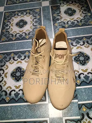 Fashionable Sports Sneakers