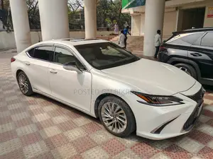 Lexus ES 300h 2019