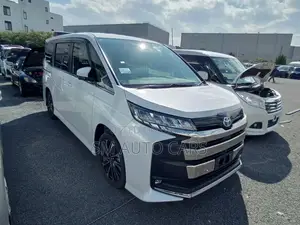 Toyota Noah Hybrid SZ Pearl New 2024