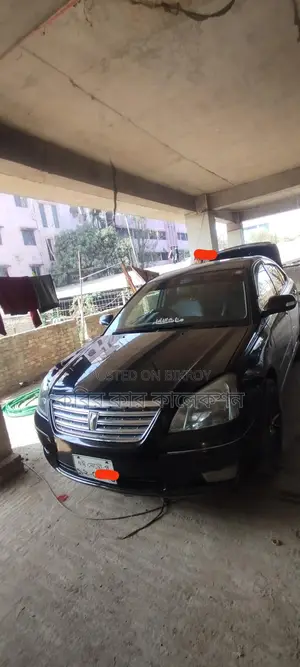 টয়োটা প্রিমিও কালো ২০০২