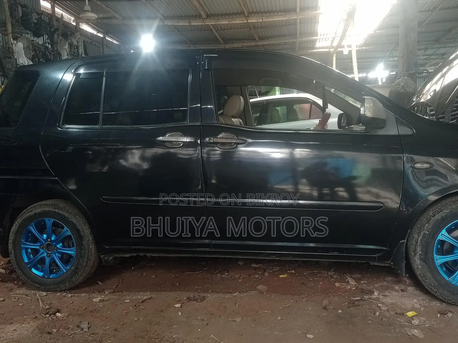 Toyota Raum 2009