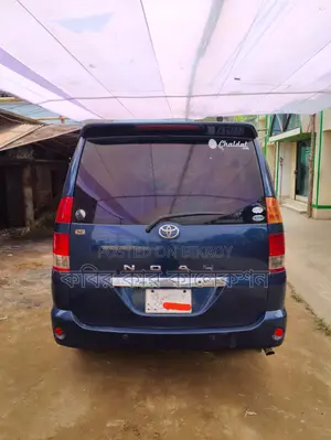 Toyota Noah X 2004