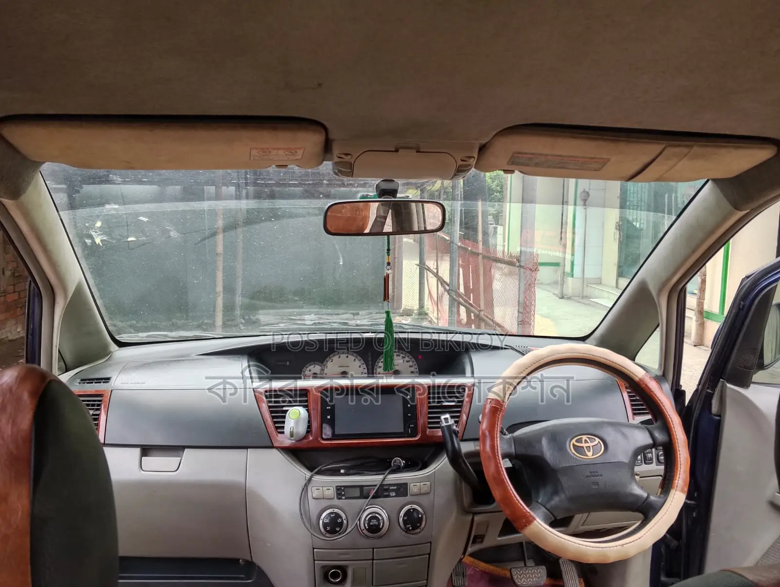 Toyota Noah X 2004