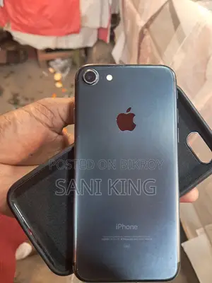 Apple iPhone 7 . (Used)