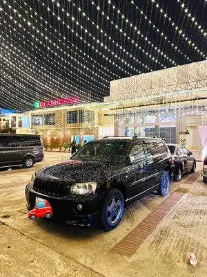 Toyota Kluger black 2003