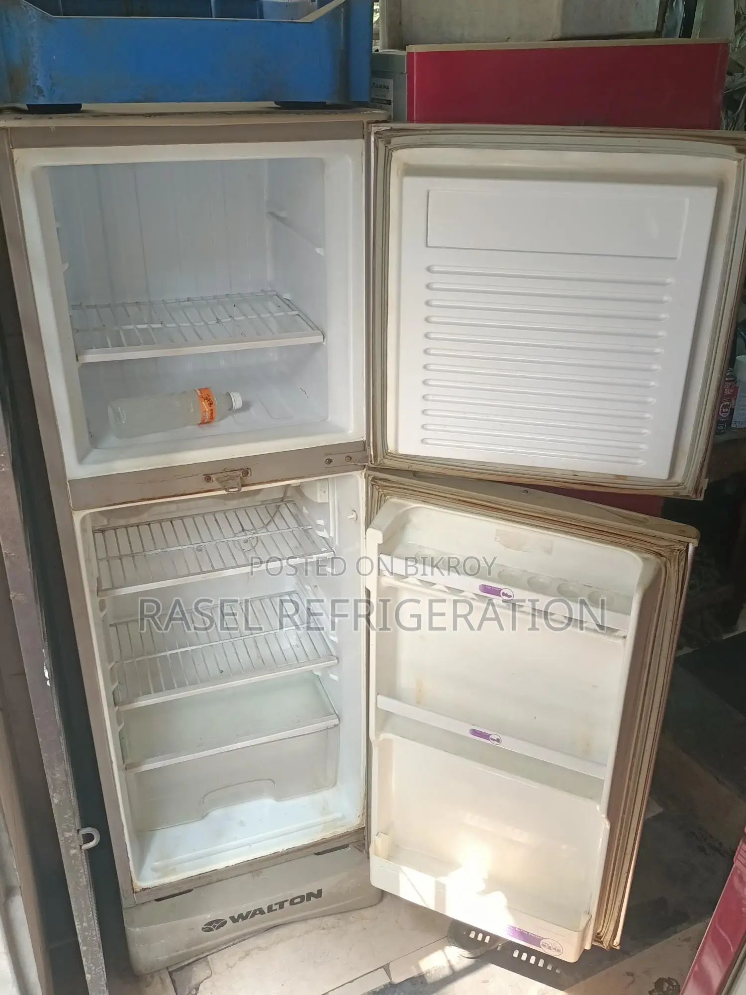 RUNNING 15 CFT WALTON fridge for sale. Includes replacement warranty.