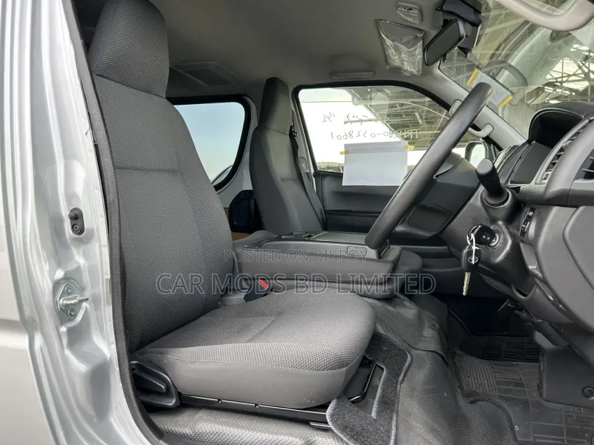 Toyota Hiace Dx GL Dual AC Pkg 2020