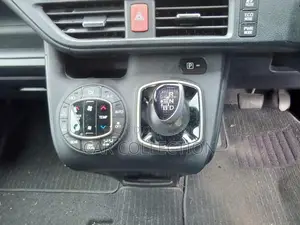 Toyota Noah X Smart Hyb Silver 2020
