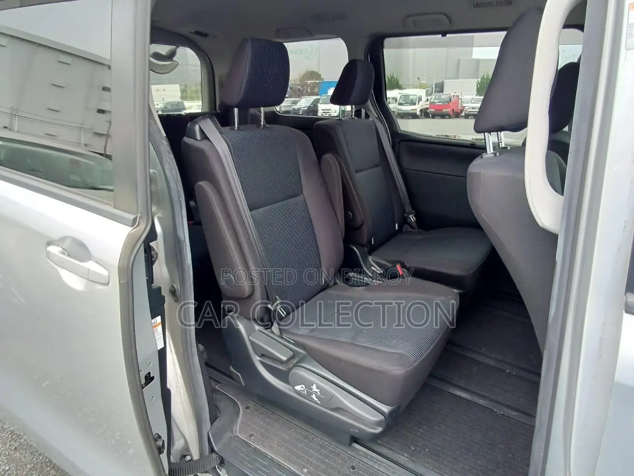 Toyota Noah X Smart Hyb Silver 2020