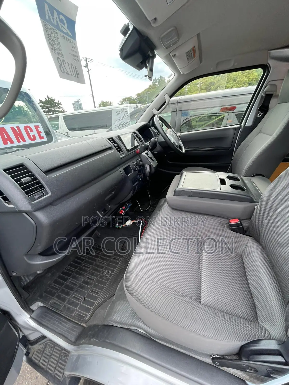 Toyota Hiace Dx Silver 2021