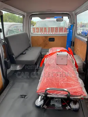 Toyota Hiace Dx Silver 2021