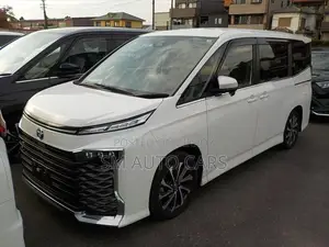 Toyota Voxy Hybrid SZ Pearl New 2022