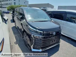 Toyota Voxy S-Z 2022