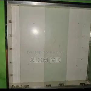 ২ টা ছোট ওয়াল শোকেস ‎‎পাশে--০৬ইঞ্চি ‎লম্বা--২৯ইঞ্চি ‎উচ্চতা--৩১ইঞ্চি২টা