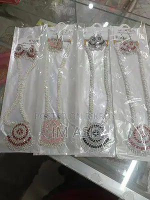 নেকলেস বিক্রয়ের জন্য
