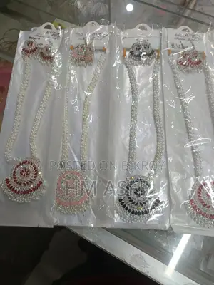 নেকলেস বিক্রয়ের জন্য