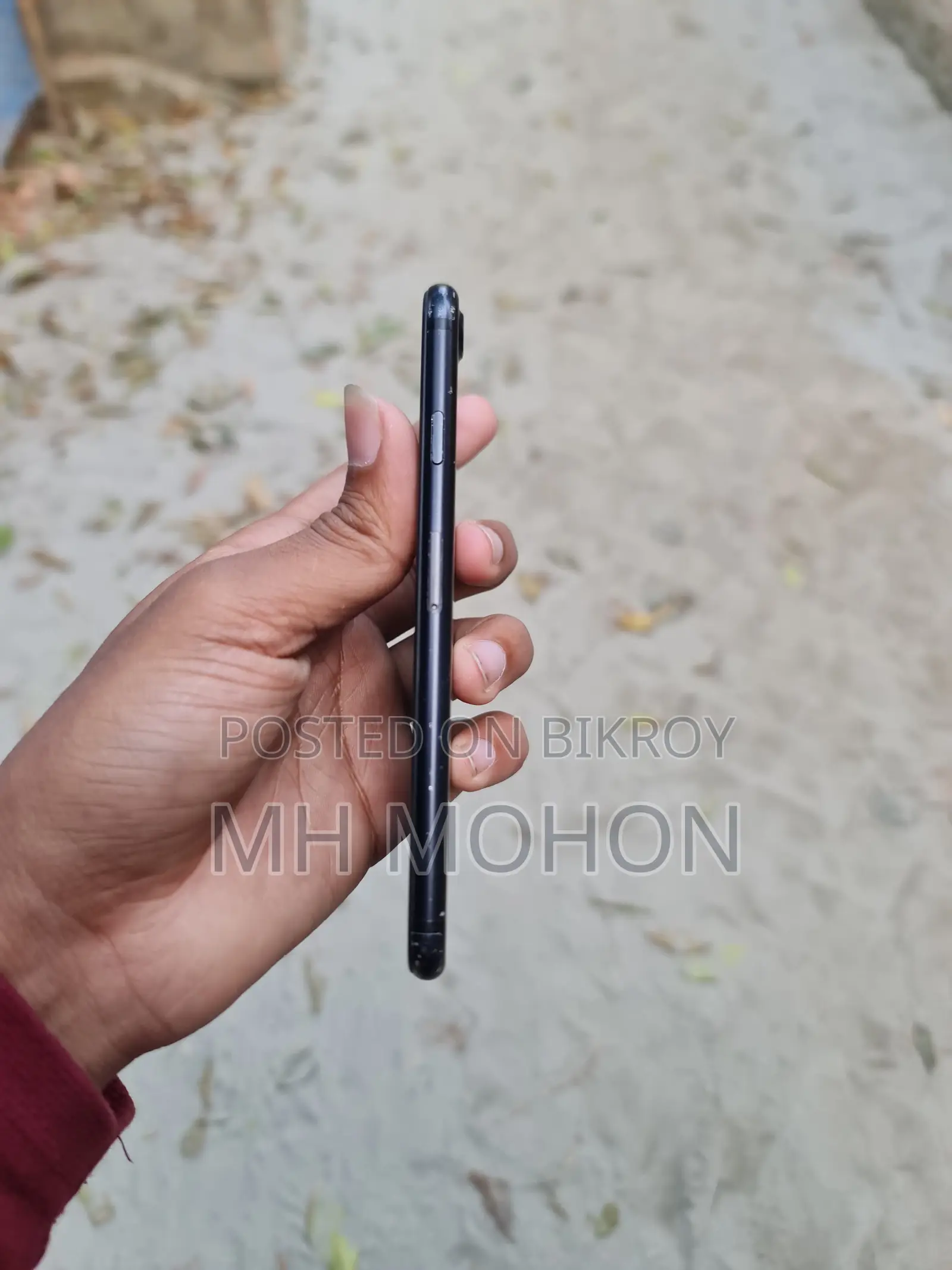 Apple iPhone 7 (Used)