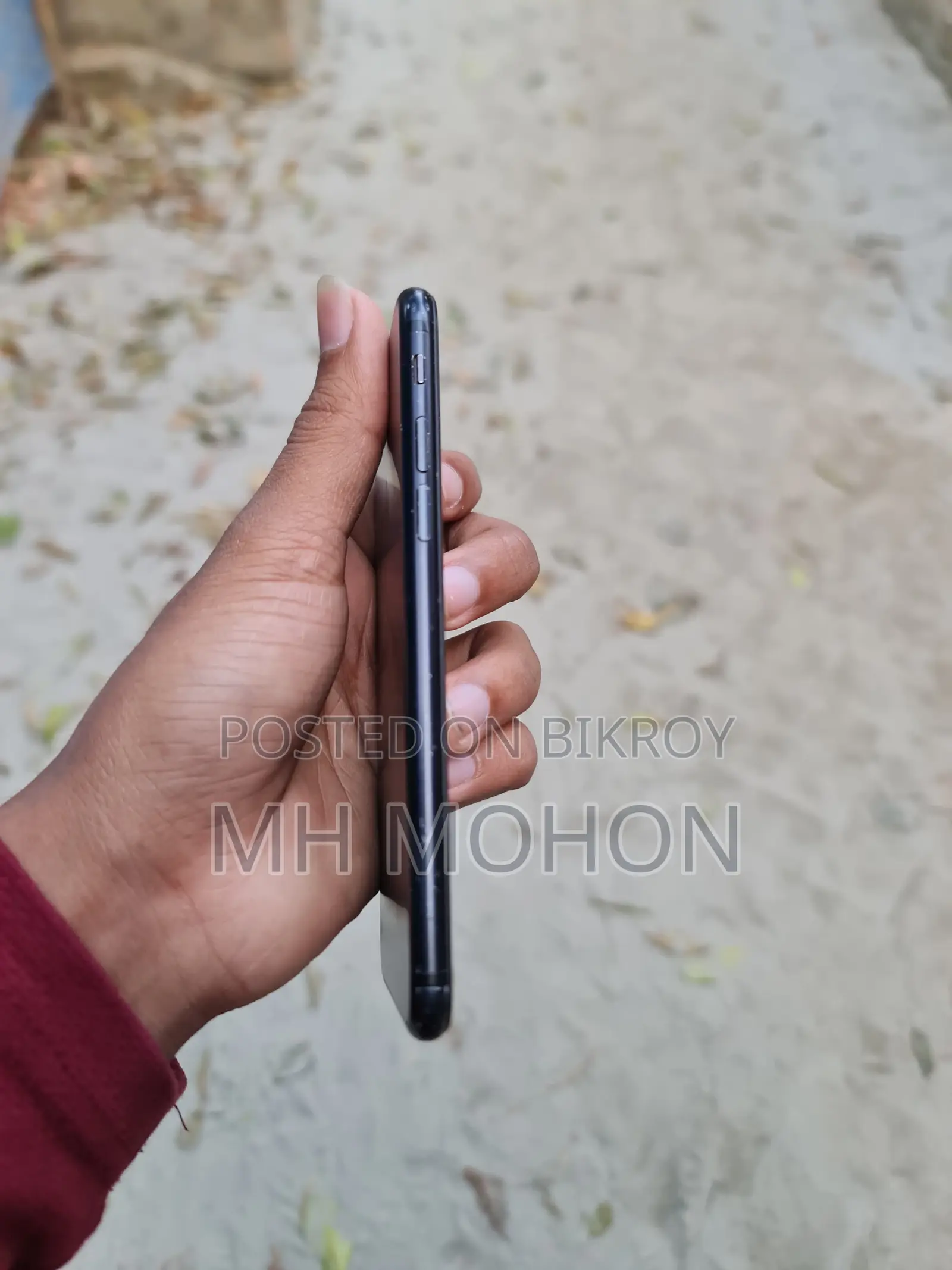 Apple iPhone 7 (Used)