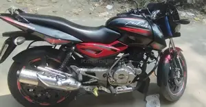 Bajaj Pulsar 150 . 2017