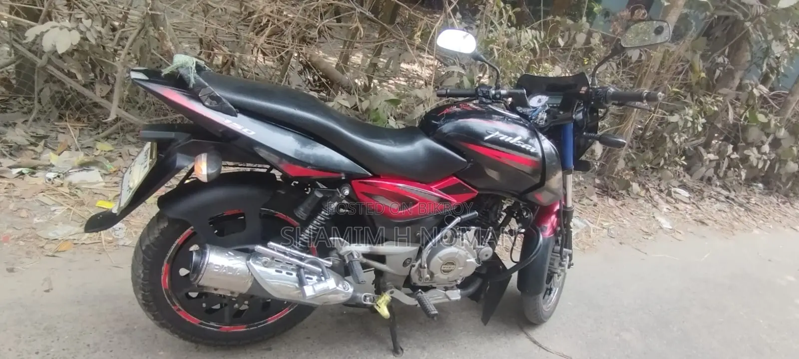 Bajaj Pulsar 150 . 2017