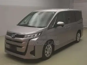 Toyota Noah X PKG HYB 2022