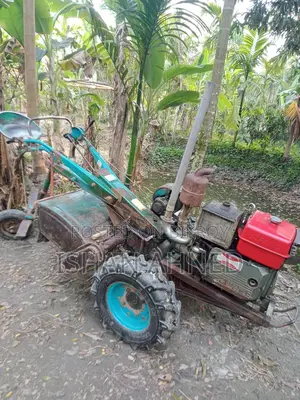 পাওয়ার টিলারটি বিক্রি করা হবে
