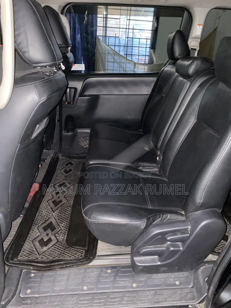 Toyota Noah X 2014