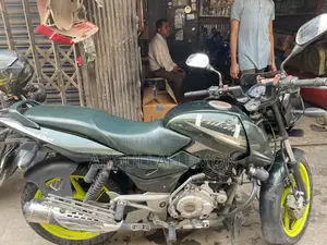 Bajaj Pulsar 150 - 2016