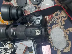 ক্যানন ৭০০ ডি ক্যামেরা এবং ৭৫-৩০০ এসটিএম জুম লেন্স ৫০ এমএম প্রাইম লেন্স