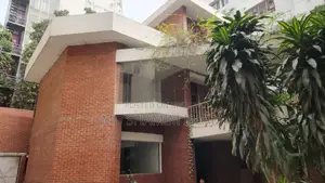 ডুপ্লেক্স বাড়ি