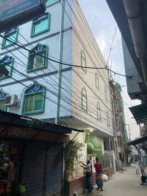 1025 SFT Ready Flat for Sale on 2nd Floor in Jurain