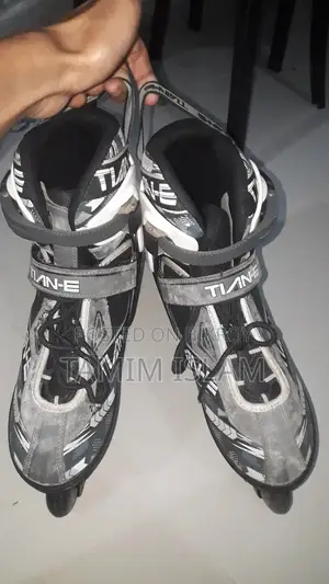 Skating Shoes for Sale
