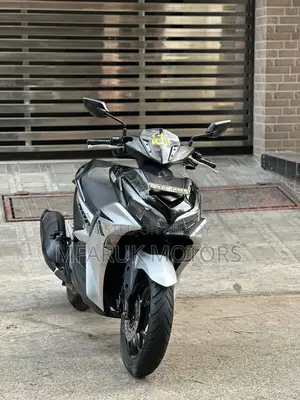Yamaha 2025 Black