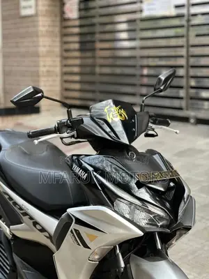 Yamaha 2025 Black
