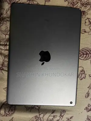 Apple iPad 5 128GB (Used)